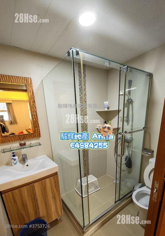 Erin Court Sell 5+ Bedrooms , 5+ Bathrooms 1,249 ft²