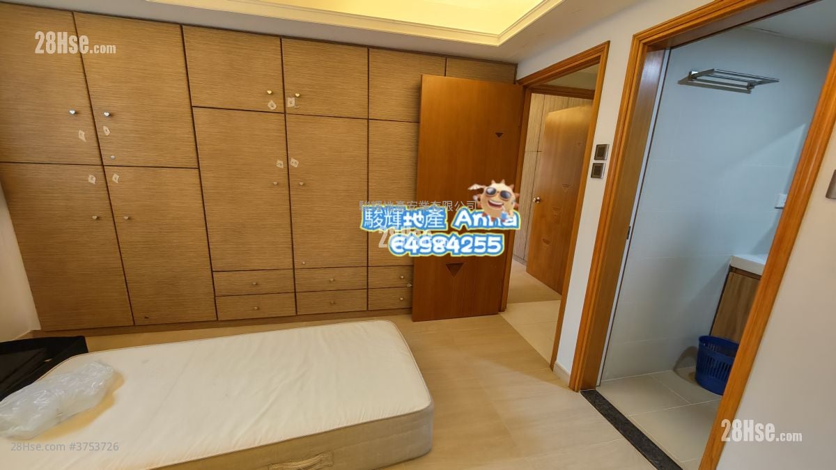 Erin Court Sell 5+ Bedrooms , 5+ Bathrooms 1,249 ft²