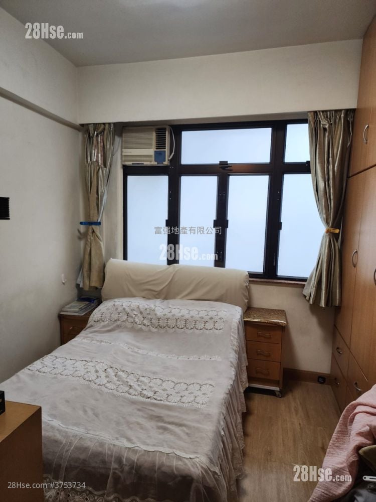 Wai Tak Building Sell 3 Bedrooms , 2 Bathrooms 600 ft²