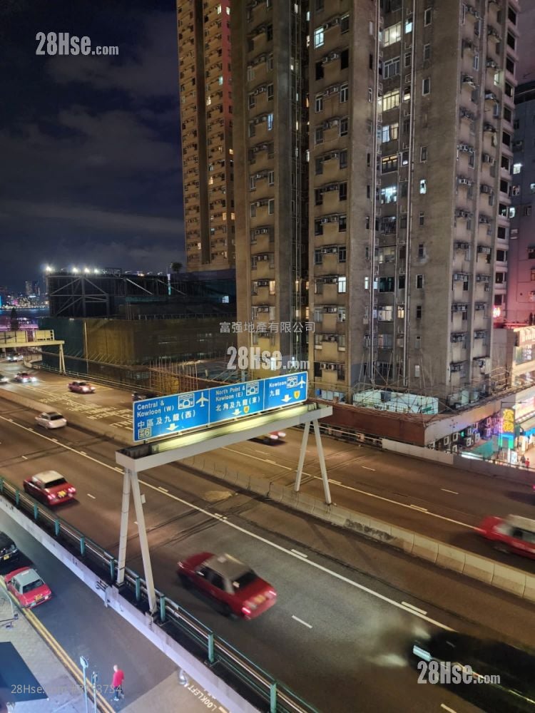 Wai Tak Building Sell 3 Bedrooms , 2 Bathrooms 600 ft²