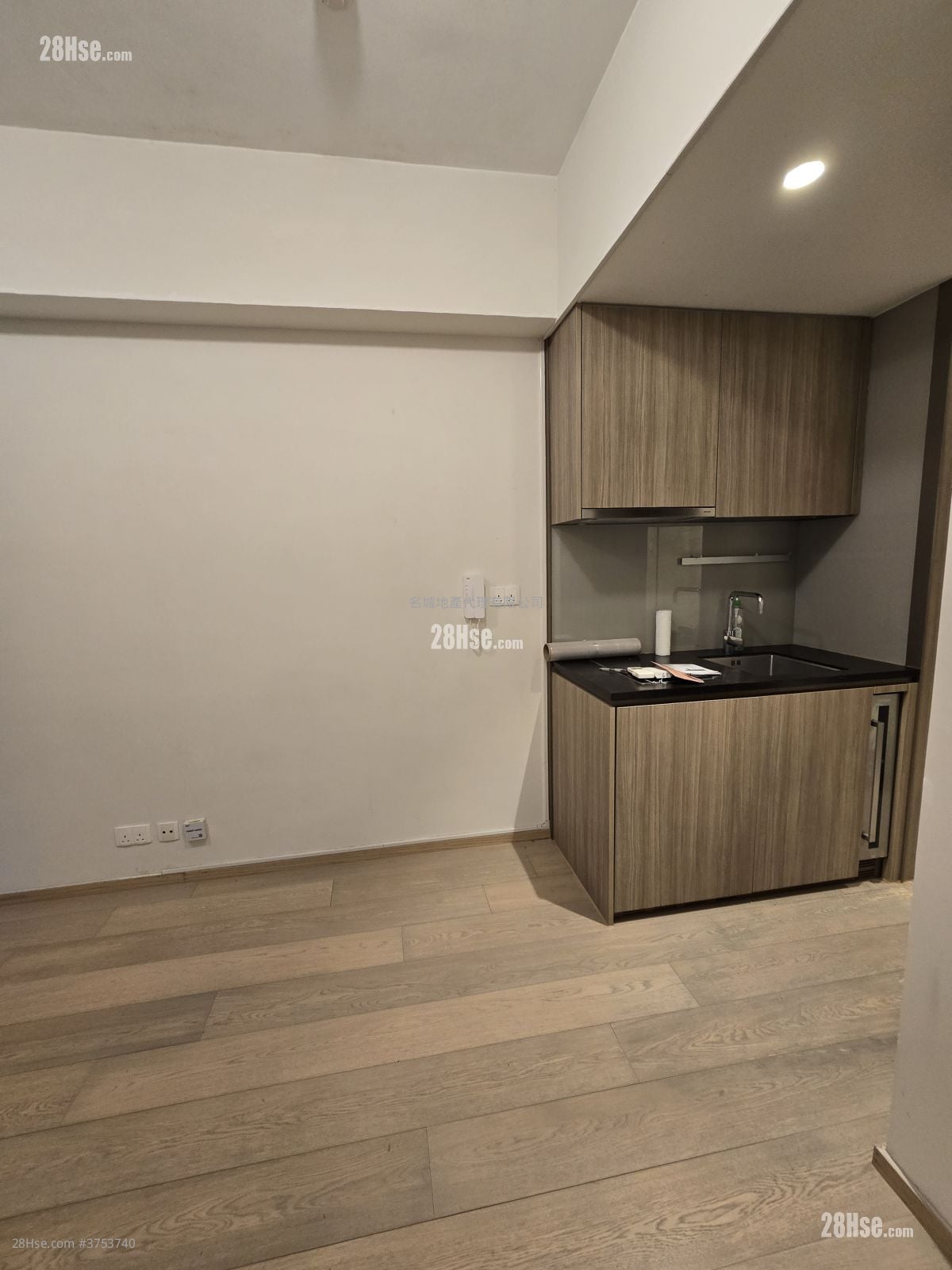 荟荞 售盘 开放式间隔 , 1 浴室 254 平方尺