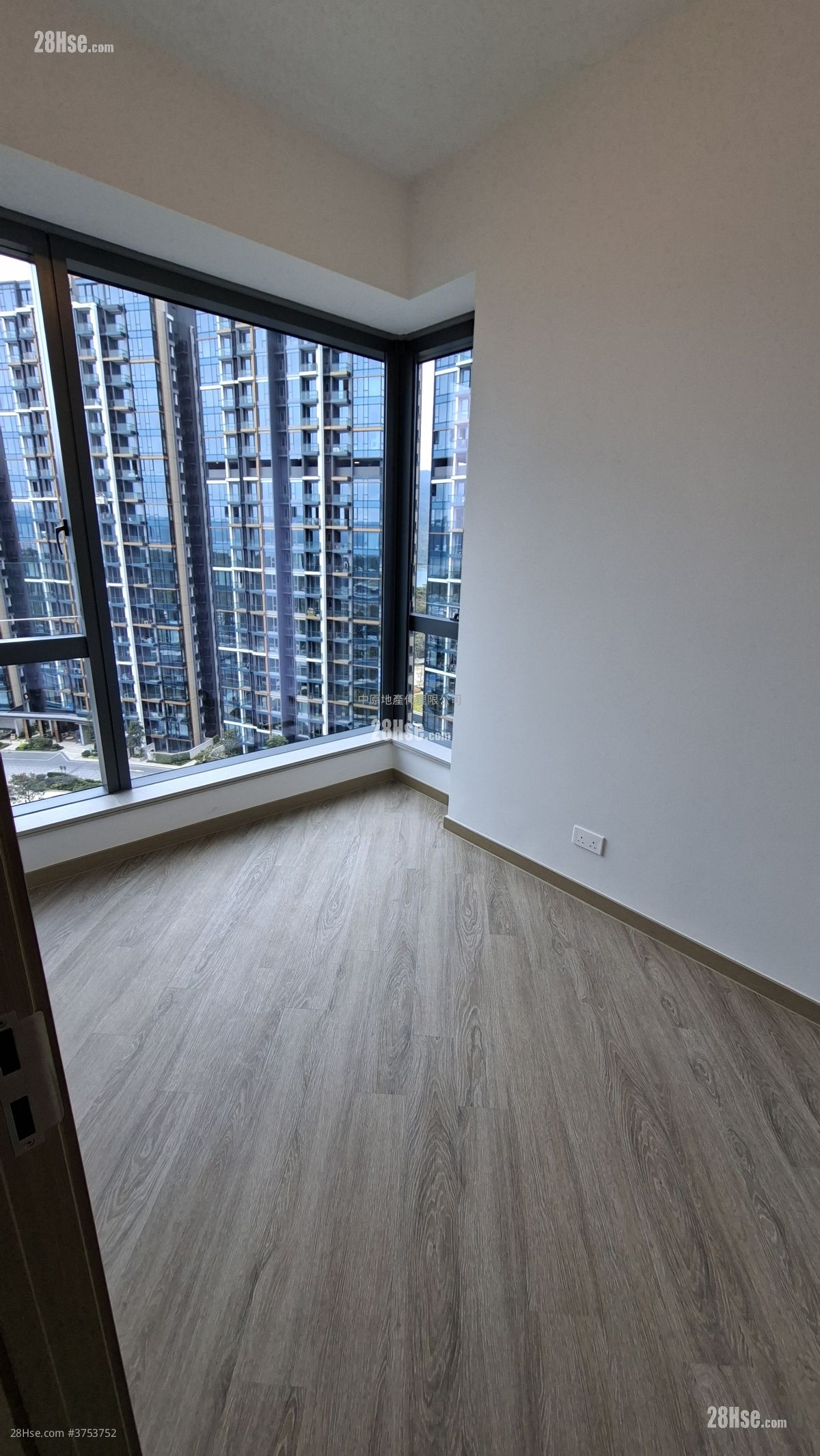 Sierra Sea 售盤 3 房 , 1 浴室 574 平方呎