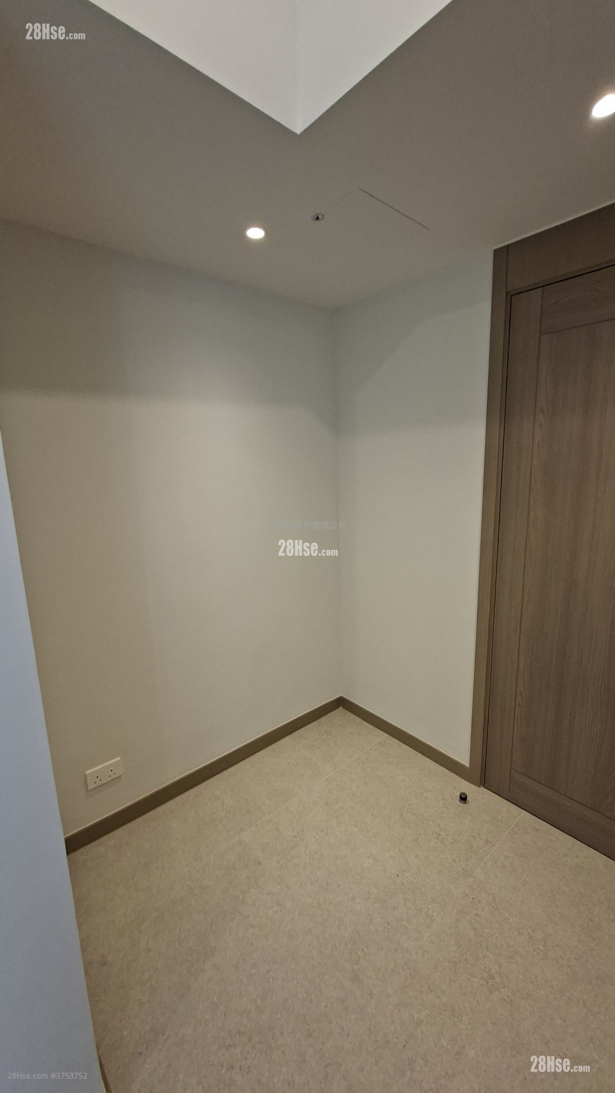 Sierra Sea 售盤 3 房 , 1 浴室 574 平方呎