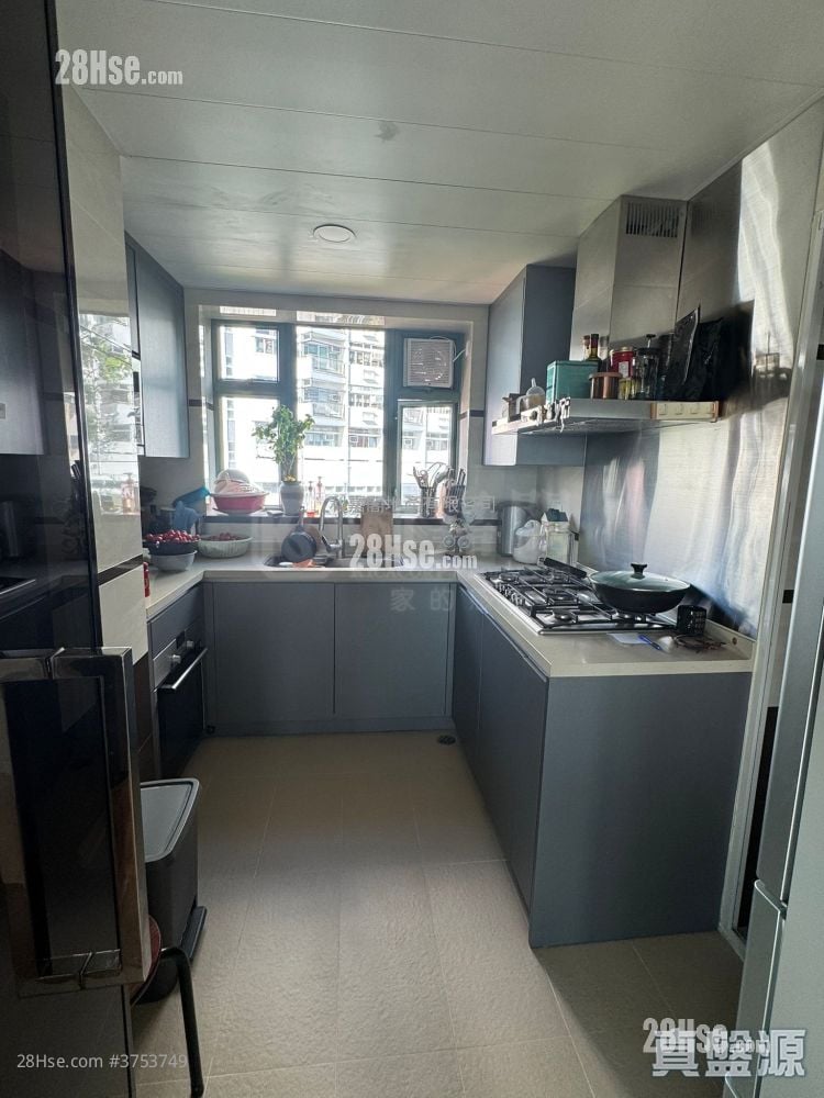 Royalton Sell 4 Bedrooms , 2 Bathrooms 1,184 ft²