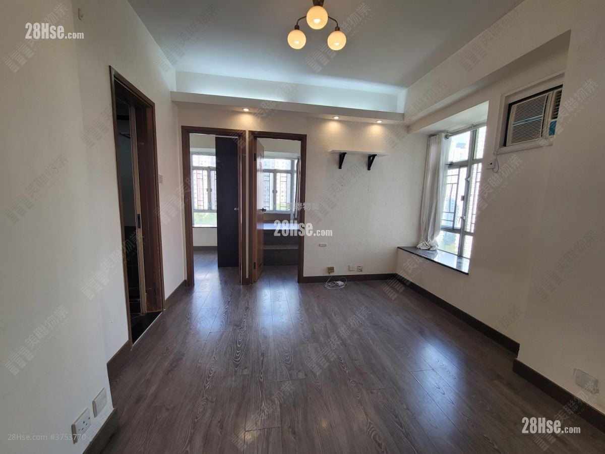 Kam Fung Garden Sell 2 Bedrooms , 1 Bathroom 339 ft²