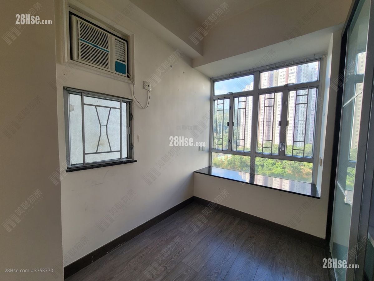 Kam Fung Garden Sell 2 Bedrooms , 1 Bathroom 339 ft²