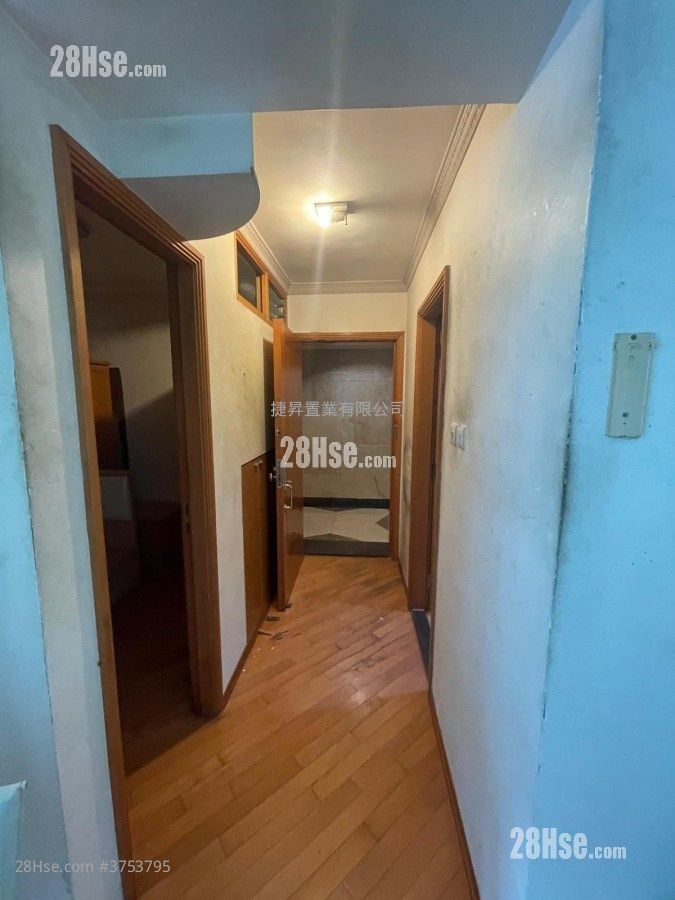 海逸豪园 售盘 4 房 , 2 浴室 869 平方尺