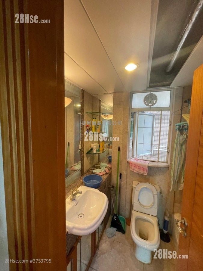 海逸豪园 售盘 4 房 , 2 浴室 869 平方尺