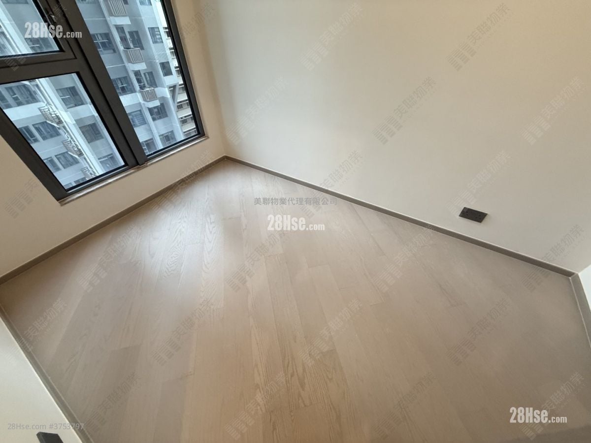 Bondlane Sell 2 Bedrooms 377 ft²