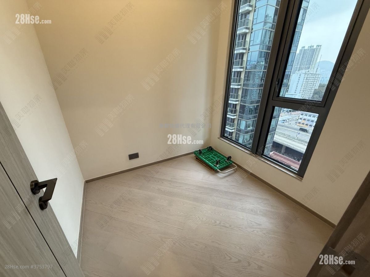 Bondlane Sell 2 Bedrooms 377 ft²