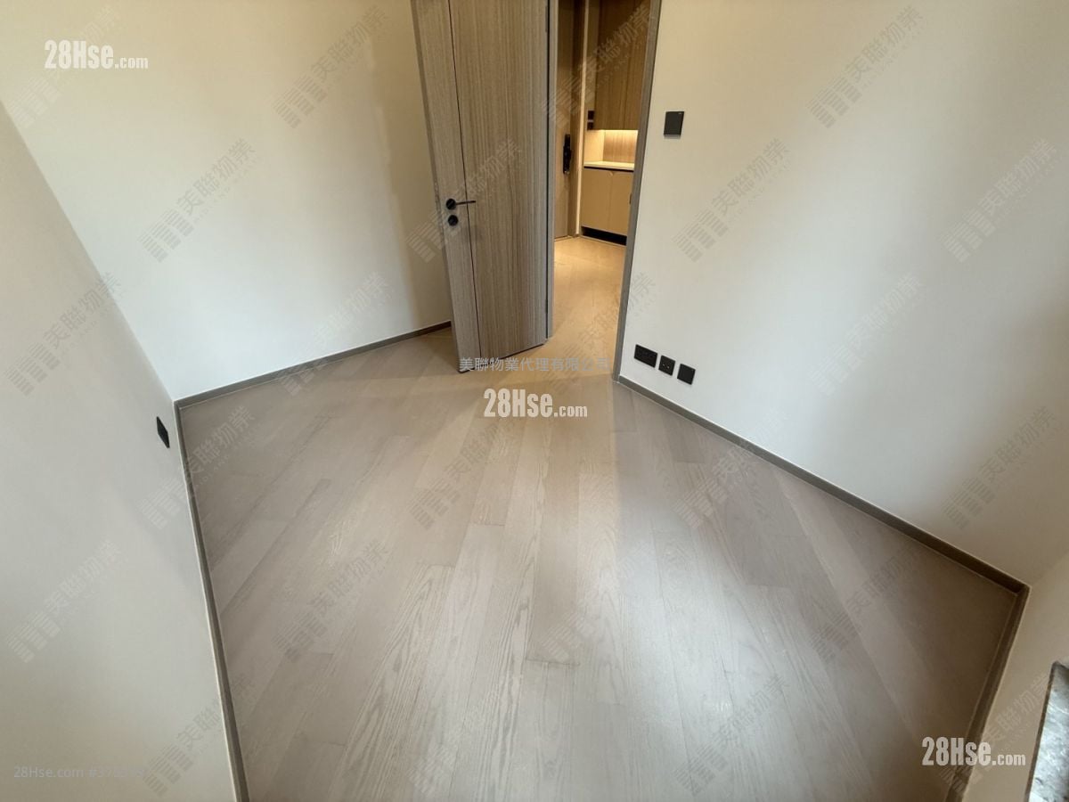 Bondlane Sell 2 Bedrooms 377 ft²