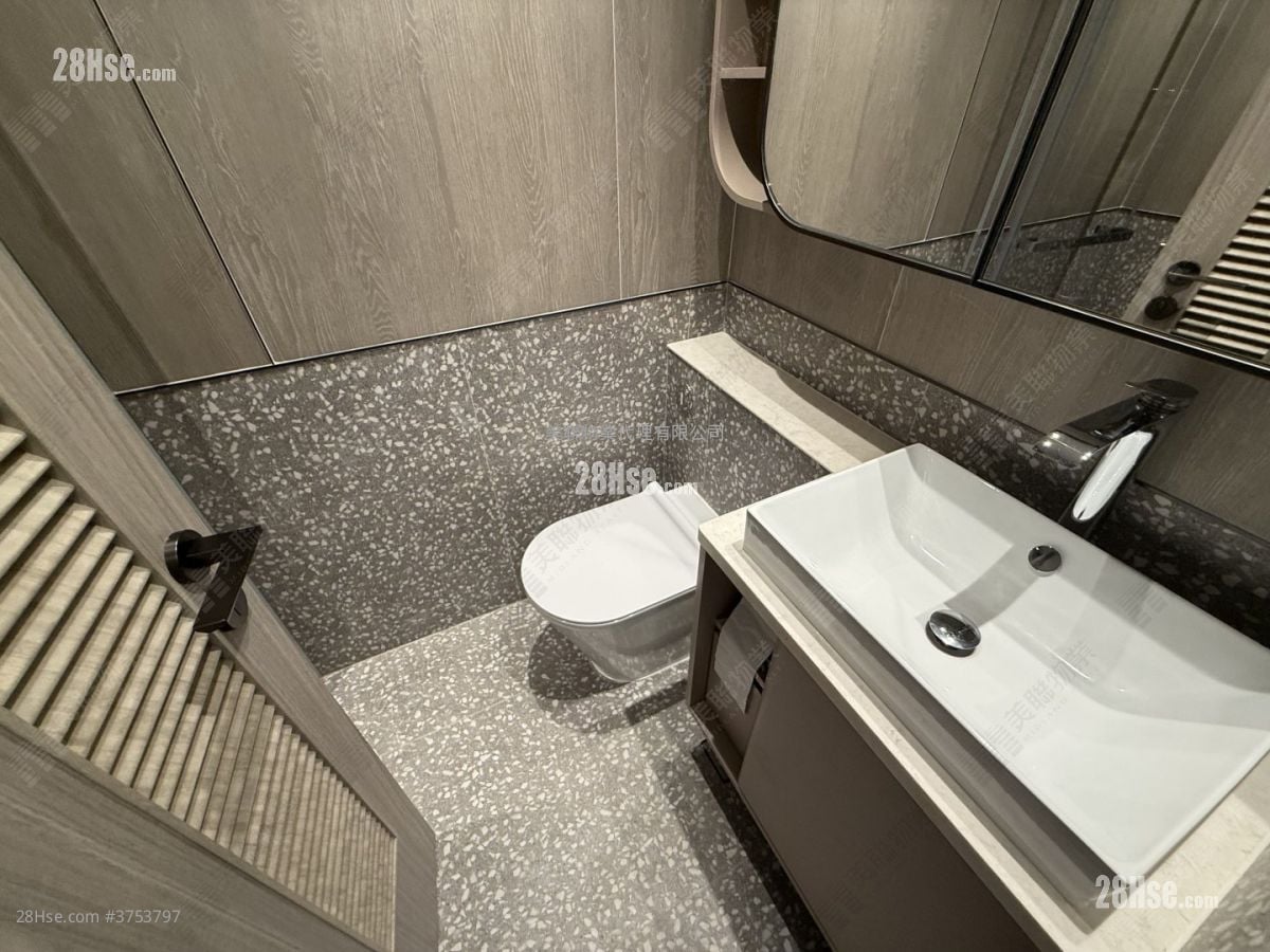 Bondlane Sell 2 Bedrooms 377 ft²