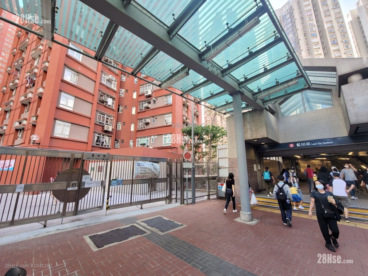 Hong Tin Court Sell 3 Bedrooms , 1 Bathroom 550 ft²