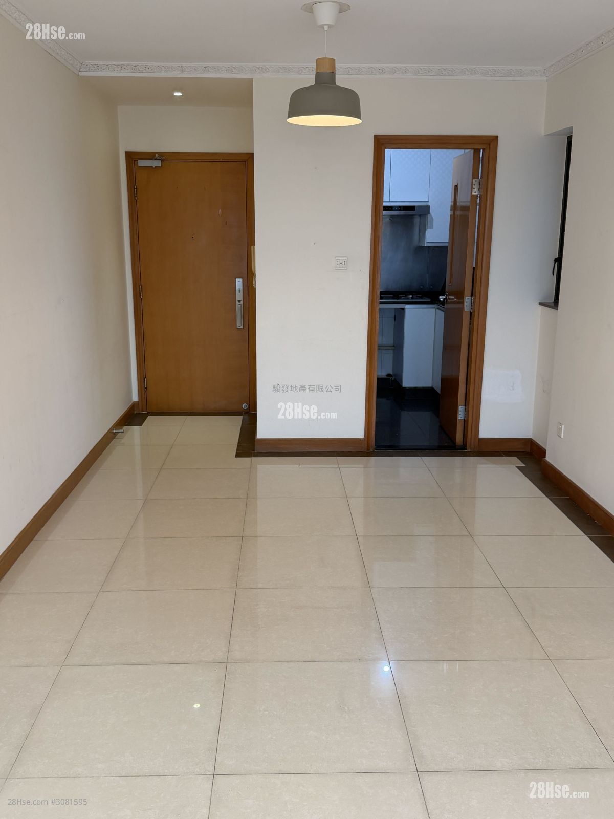 窝打老道8号 售盘 3 房 , 1 浴室 581 平方尺