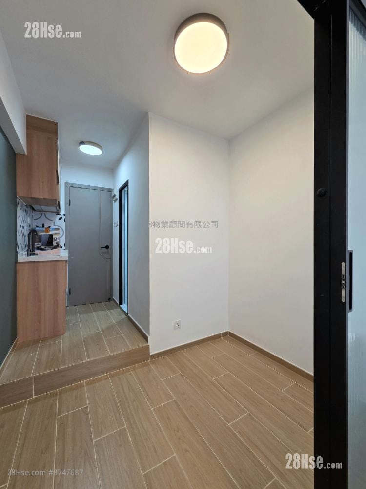 Windsor Mansion Rental 1 Bedroom , 1 Bathroom 180 ft²