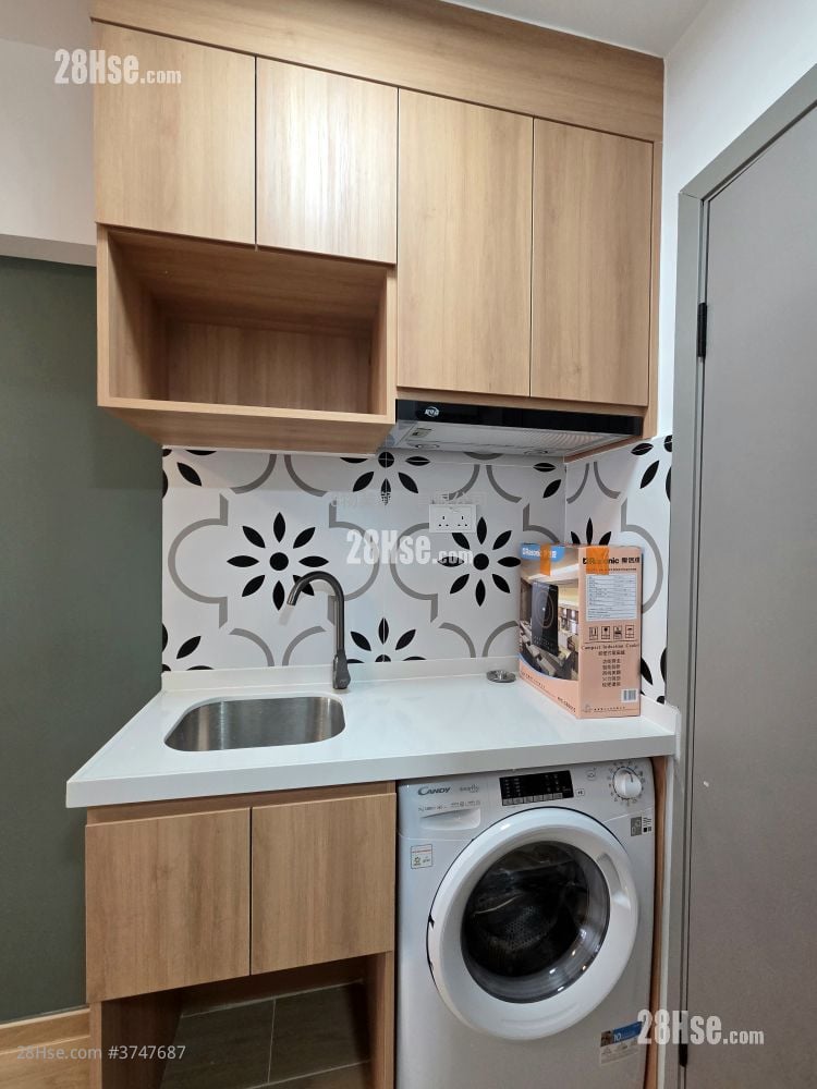 Windsor Mansion Rental 1 Bedroom , 1 Bathroom 180 ft²