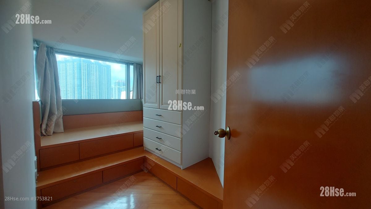 Sorrento Sell 3 Bedrooms , 2 Bathrooms 757 ft²