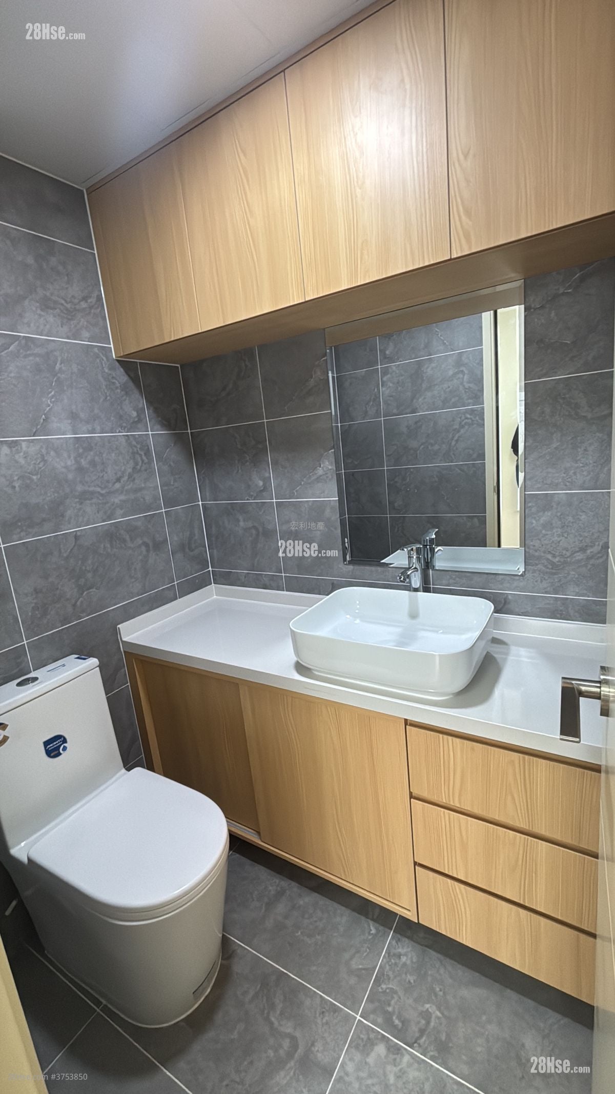 New Jade Garden Sell 3 Bedrooms , 2 Bathrooms 537 ft²