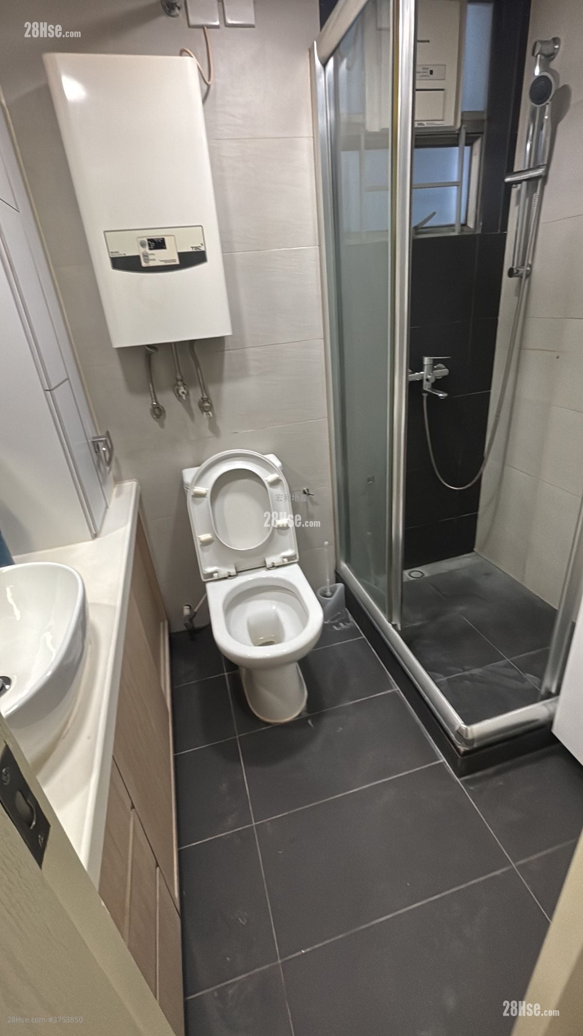 New Jade Garden Sell 3 Bedrooms , 2 Bathrooms 537 ft²