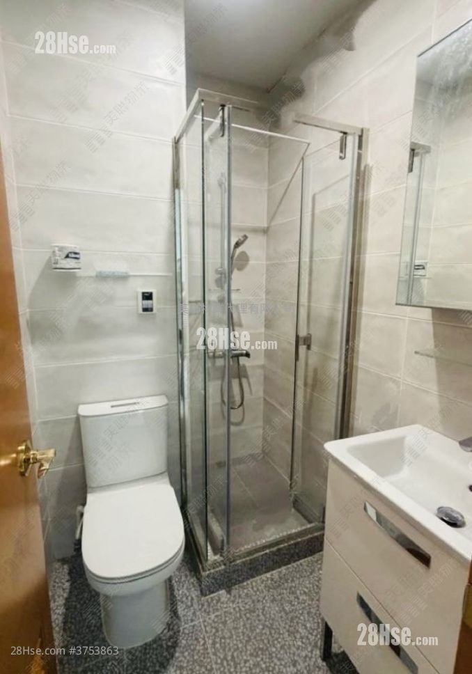 One New York 售盘 1 房 240 平方尺