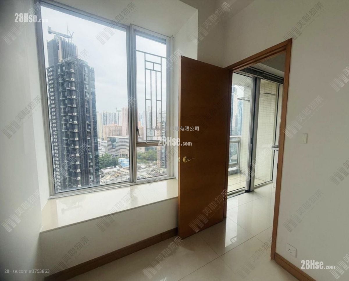 One New York 售盘 1 房 240 平方尺