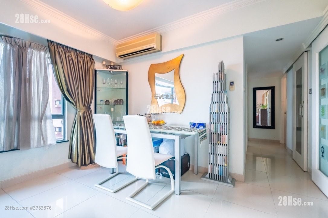 瑜翠園 售盤 3 房 , 2 浴室 771 平方呎