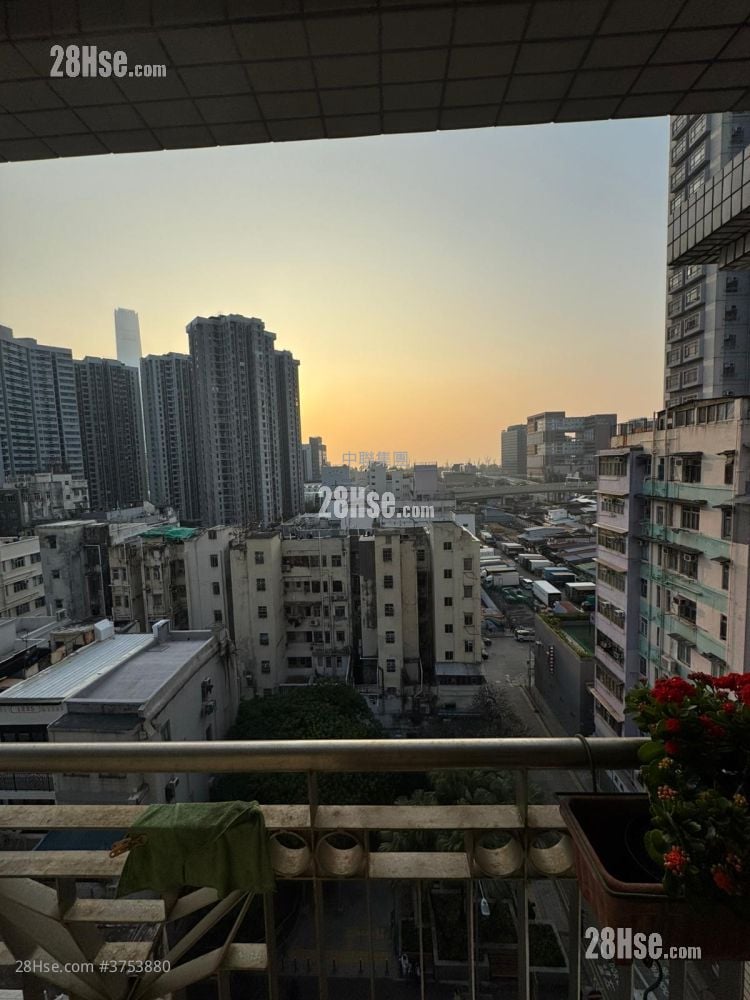 Yau On Court Sell 2 Bedrooms , 1 Bathroom 318 ft²