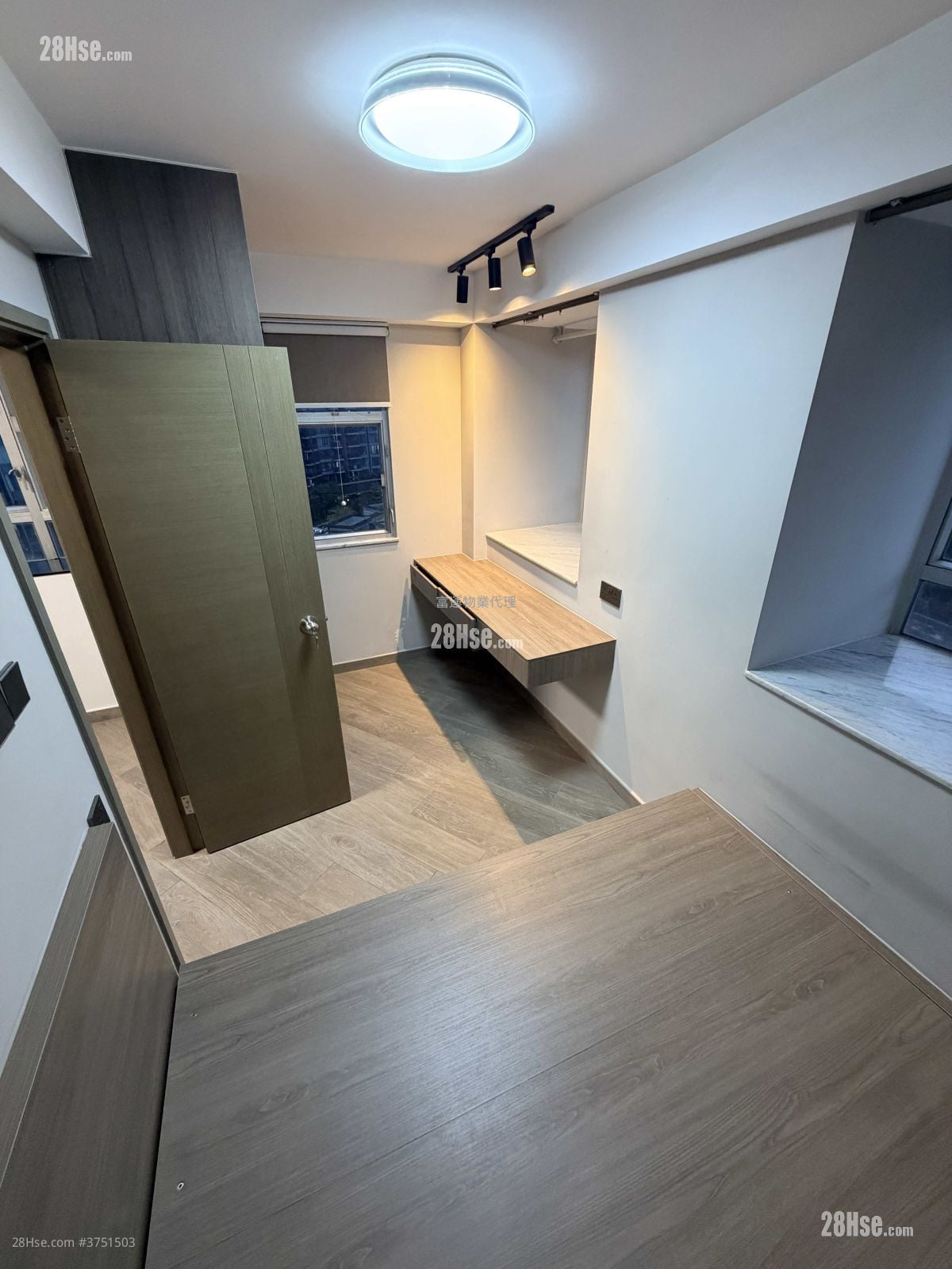 紅磡單幢 租盤 1 房 , 1 浴室 244 平方呎