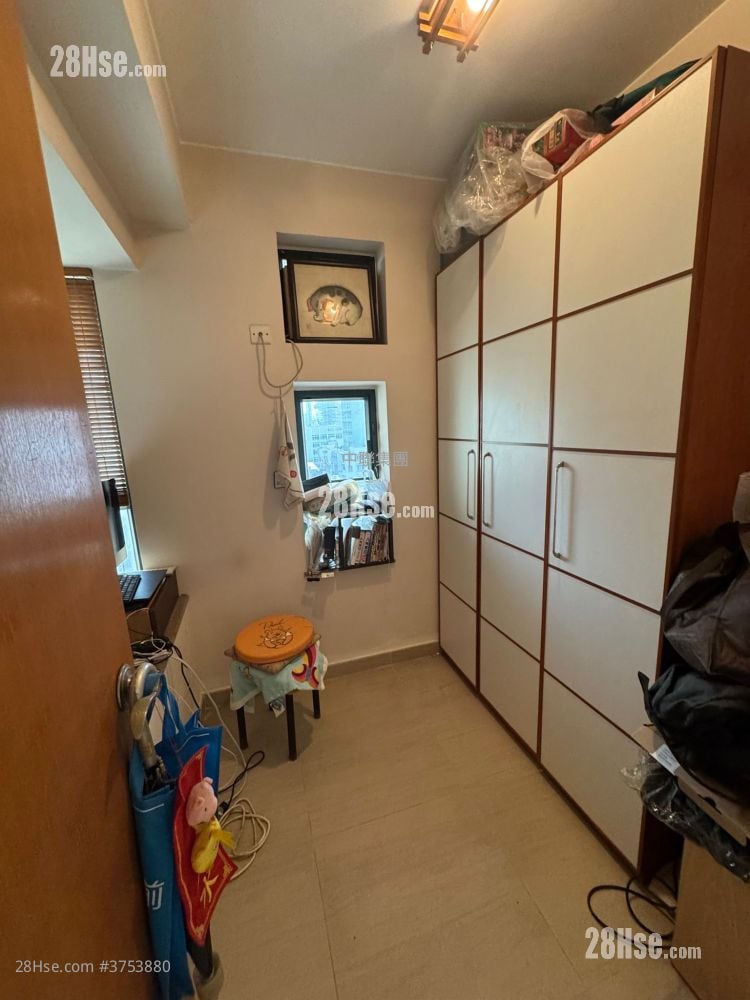 Yau On Court Sell 2 Bedrooms , 1 Bathroom 318 ft²