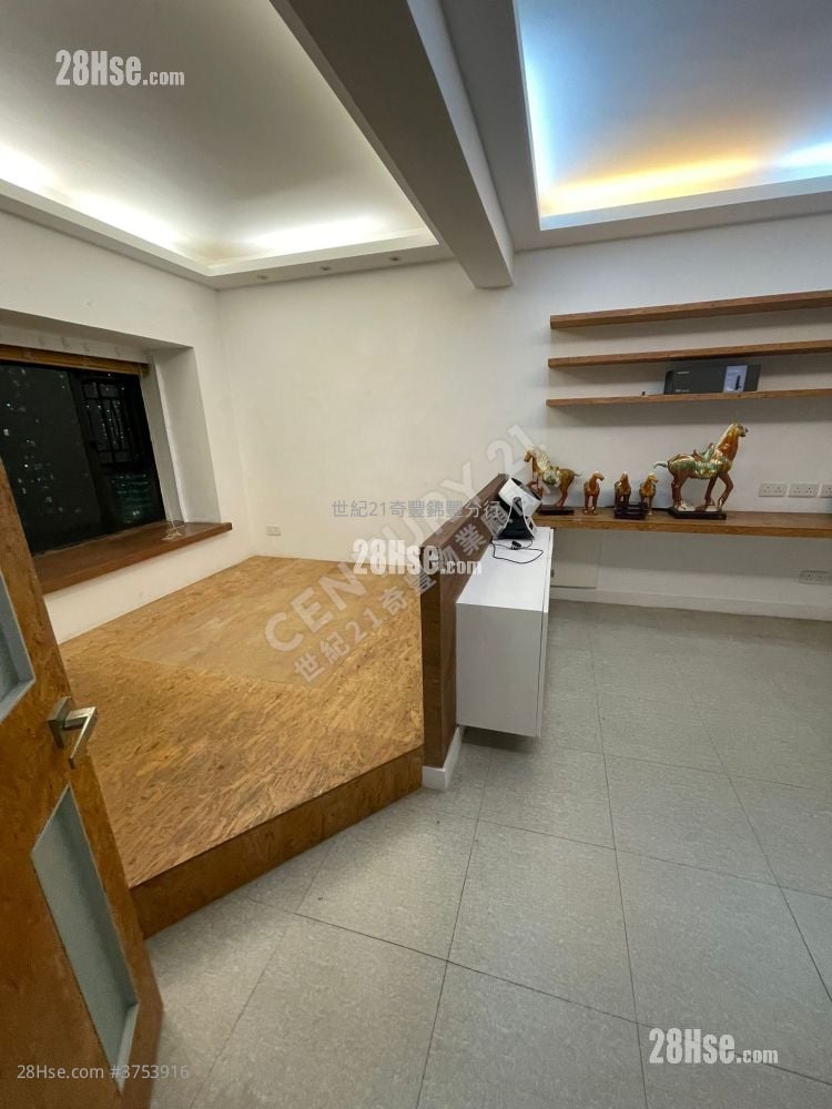 Villa Athena Sell 3 Bedrooms , 2 Bathrooms 727 ft²