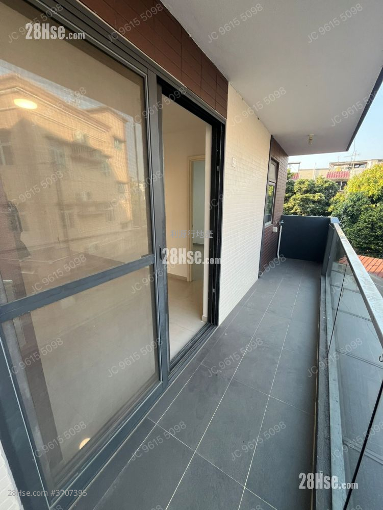 村屋 租盤 3 房 , 2 浴室 700 平方呎