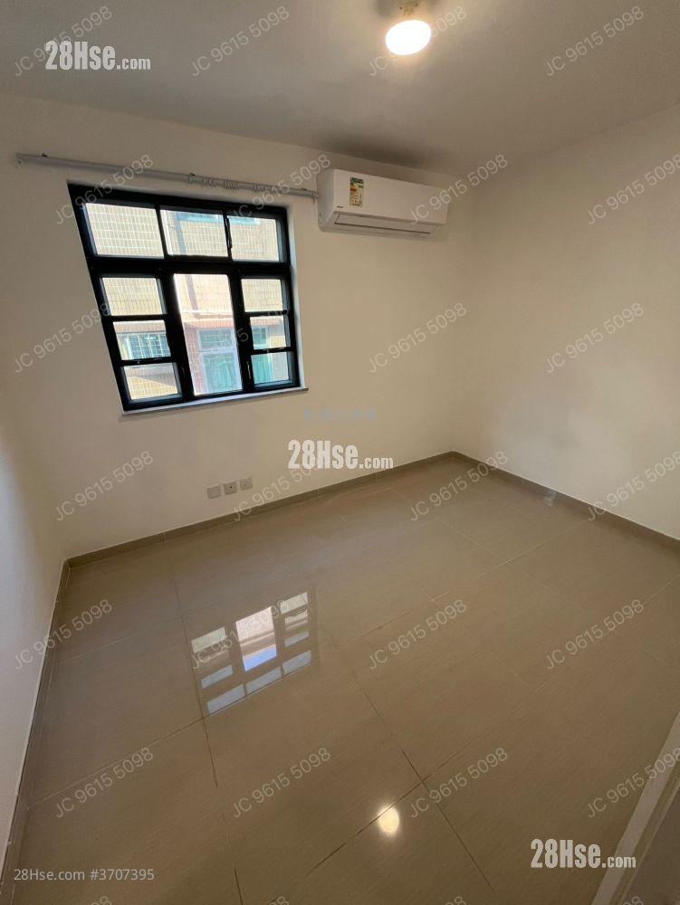 村屋 租盤 3 房 , 2 浴室 700 平方呎