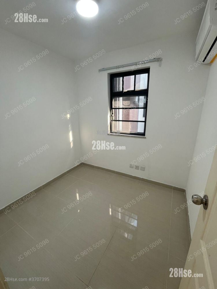 村屋 租盤 3 房 , 2 浴室 700 平方呎