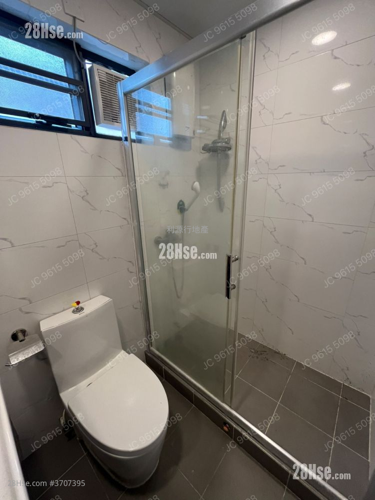 村屋 租盤 3 房 , 2 浴室 700 平方呎