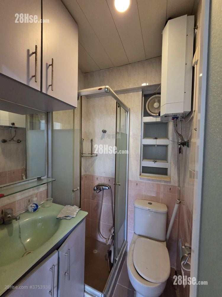 Lee Kee Building Sell 2 Bedrooms 471 ft²