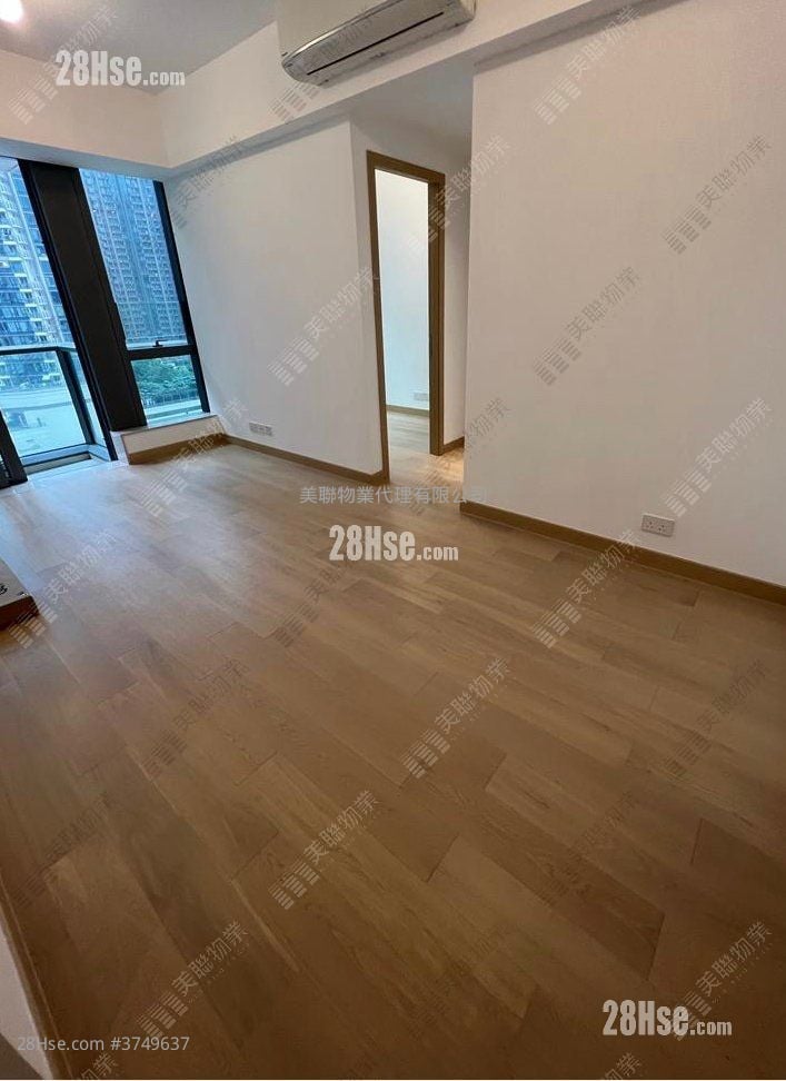 Montara Sell 2 Bedrooms 529 ft²