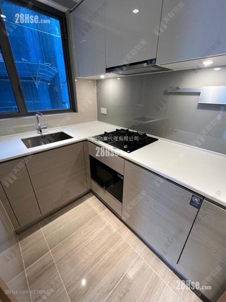 Montara Sell 2 Bedrooms 529 ft²