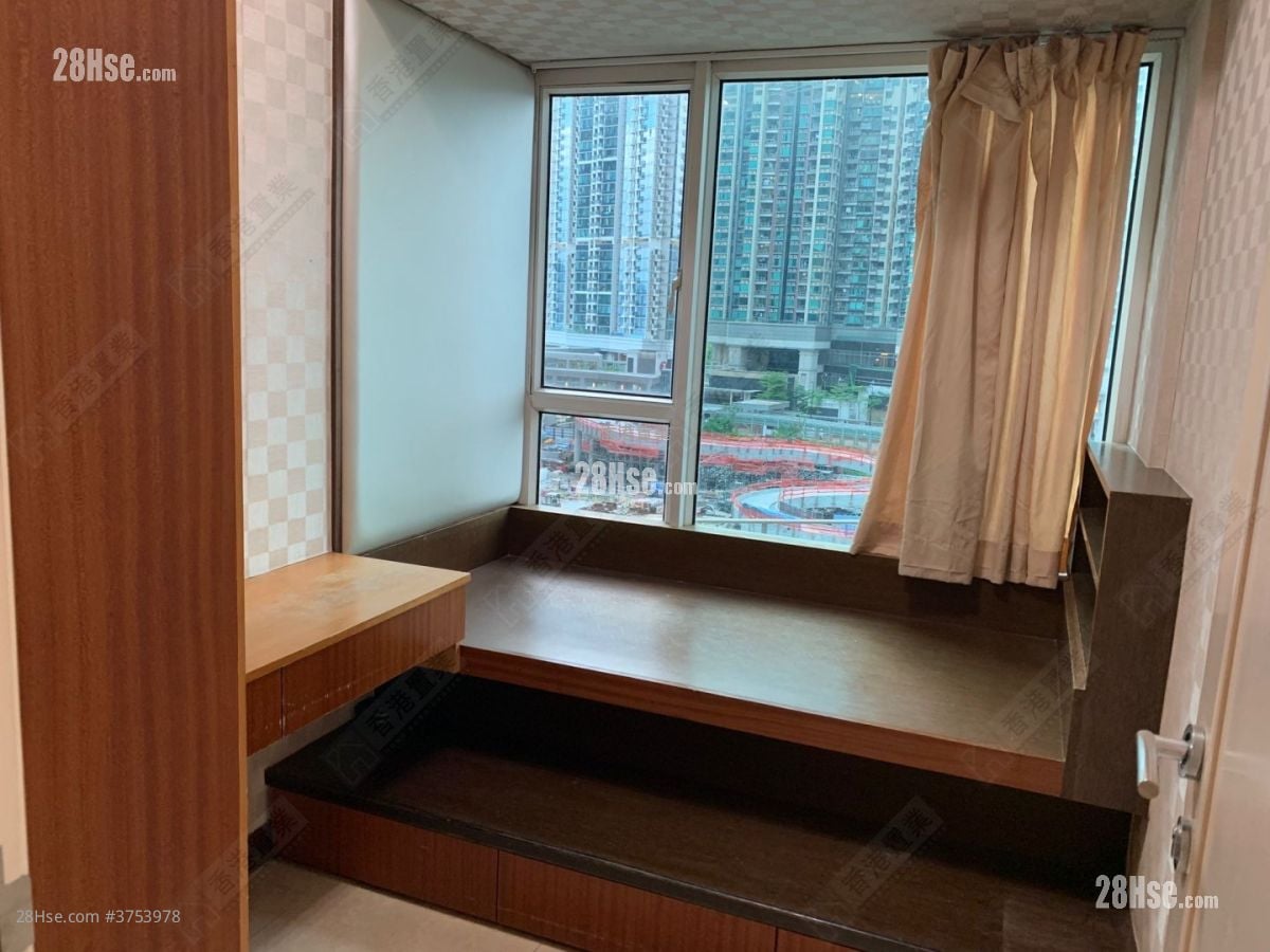 bedroom 1: The Capitol Sell 3 Bedrooms , 2 Bathrooms 681 ft²