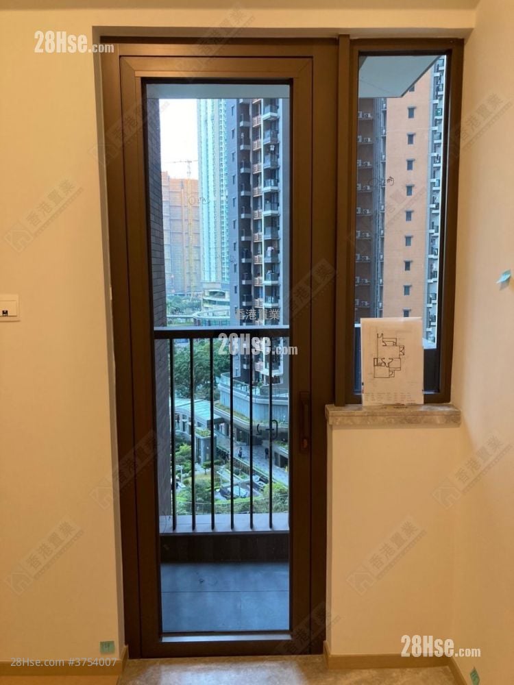 LP6 售盘 2 房 , 1 浴室 526 平方尺