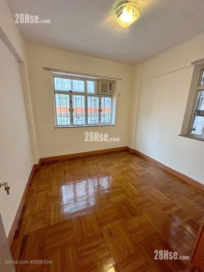 Hoi Kung Court Sell 2 Bedrooms , 1 Bathroom 526 ft²