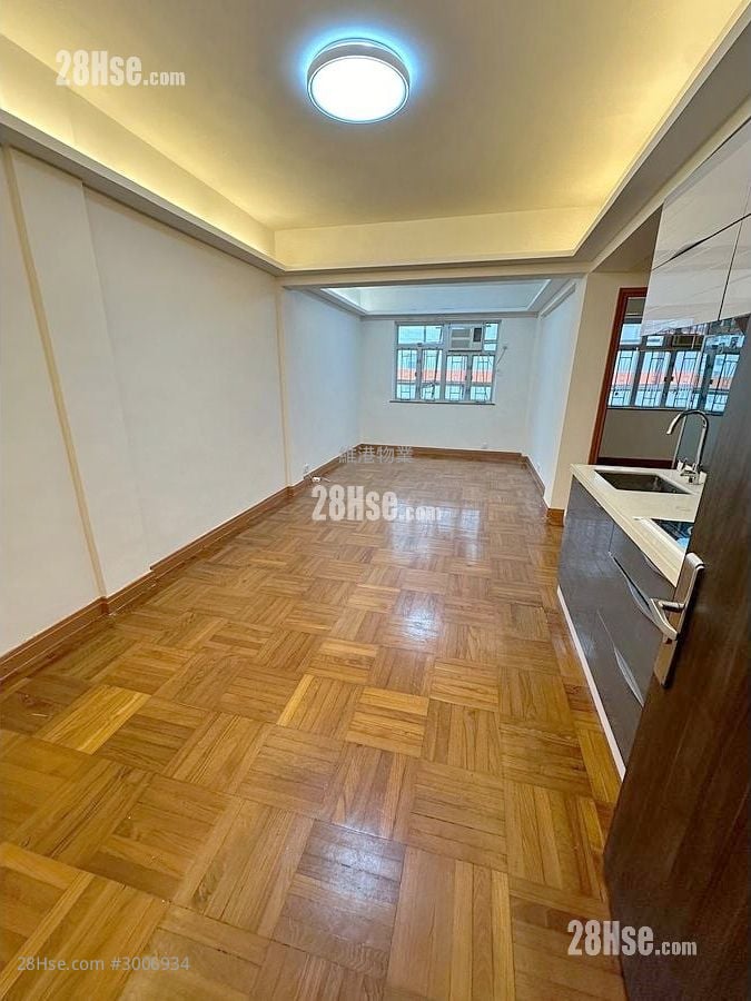 Hoi Kung Court Sell 2 Bedrooms , 1 Bathroom 526 ft²