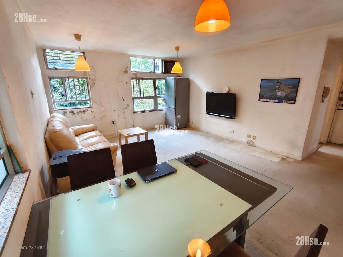 Fu Keung Court Sell 1 Bedroom , 1 Bathroom 645 ft²