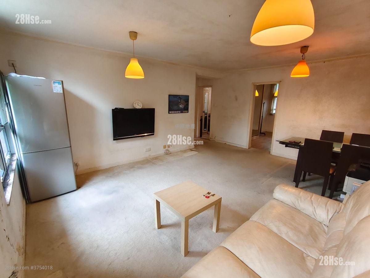 Fu Keung Court Sell 1 Bedroom , 1 Bathroom 645 ft²