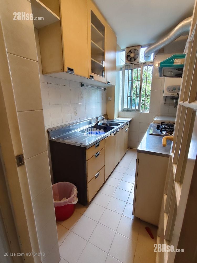 Fu Keung Court Sell 1 Bedroom , 1 Bathroom 645 ft²