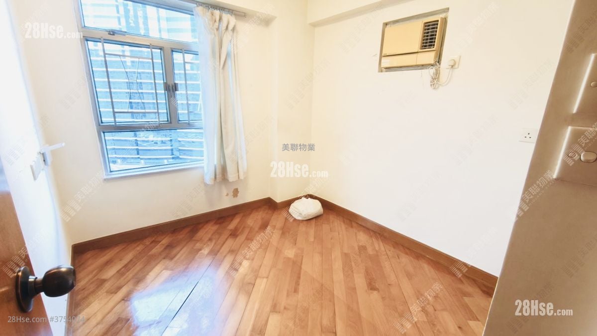 Kornhill Garden Sell 3 Bedrooms 592 ft²