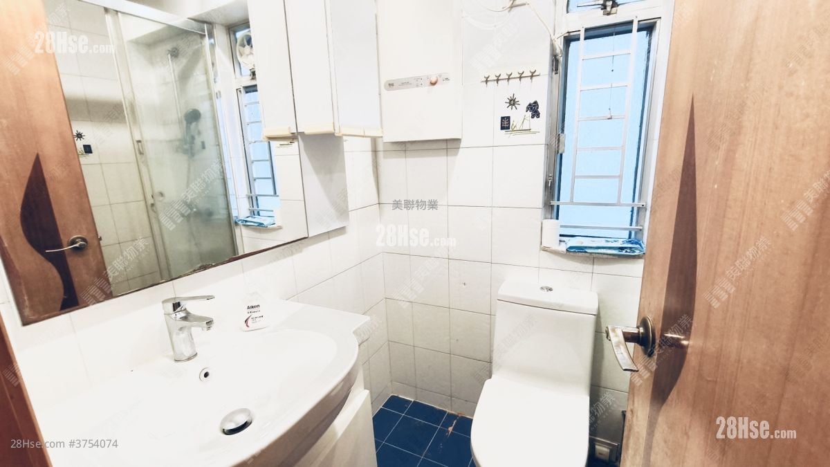 Kornhill Garden Sell 3 Bedrooms 592 ft²