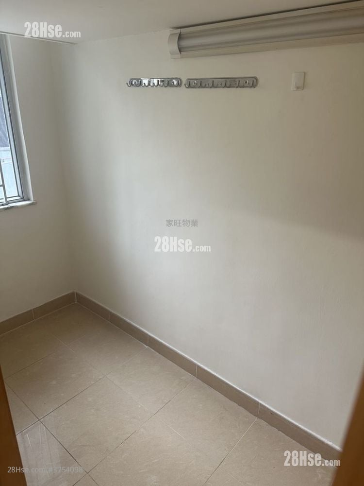 Wah Lai Court Sell 2 Bedrooms , 1 Bathroom 296 ft²