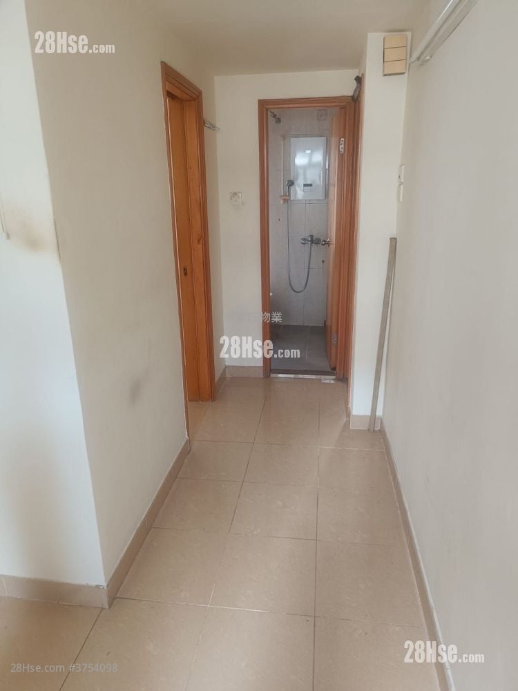 Wah Lai Court Sell 2 Bedrooms , 1 Bathroom 296 ft²