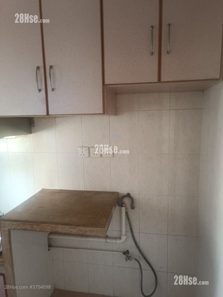 Wah Lai Court Sell 2 Bedrooms , 1 Bathroom 296 ft²