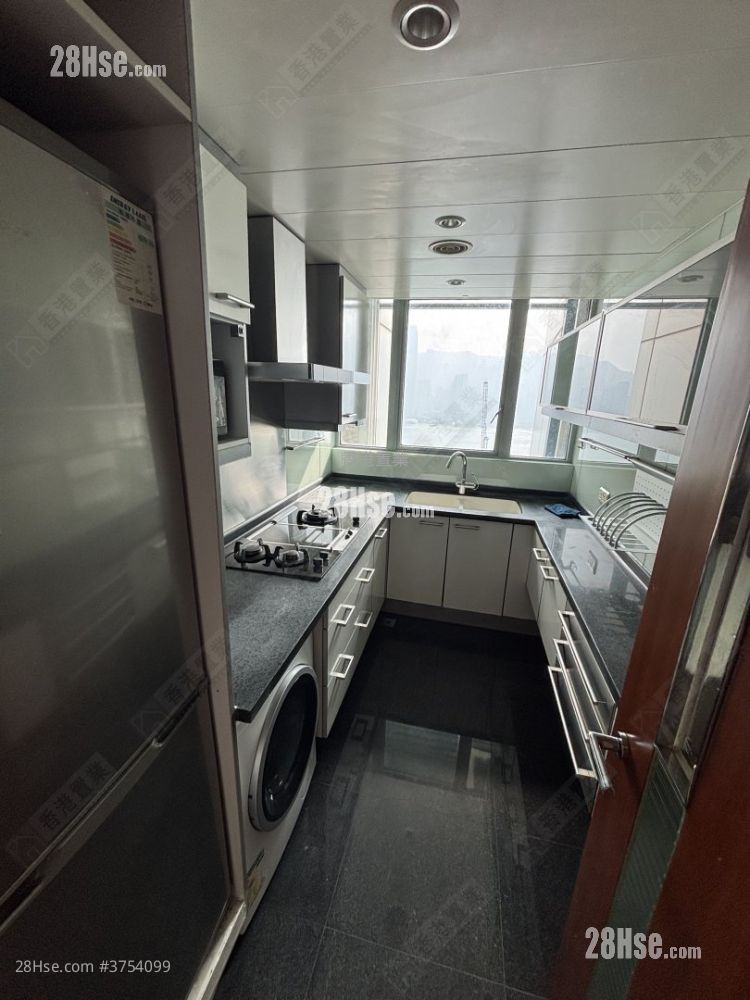 君臨天下 租盤 3 房 , 4 浴室 1,051 平方呎